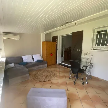 Le Cocon Des Spress Apartment Cers